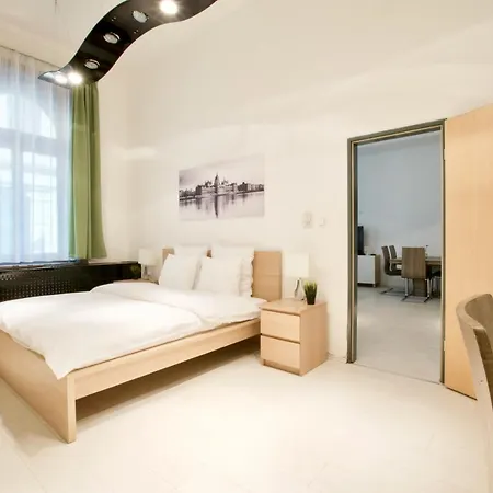 בודפשט St. King 1 By Hi5 Apartments מראה חיצוני תמונה