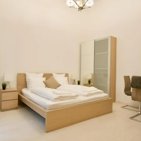 בודפשט St. King 1 By Hi5 Apartments מראה חיצוני תמונה